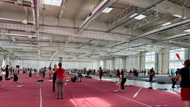 &ldquo;the juggling hall&rdquo;